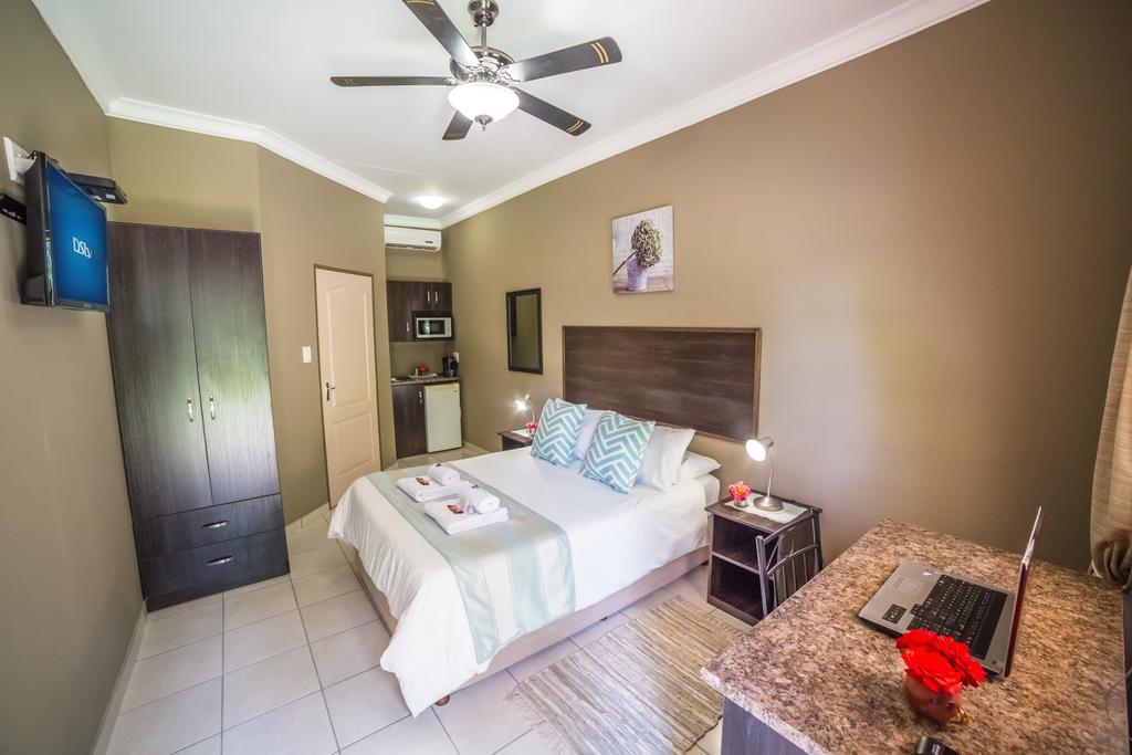 Beryl1 Guest House Клерксдорп Екстериор снимка