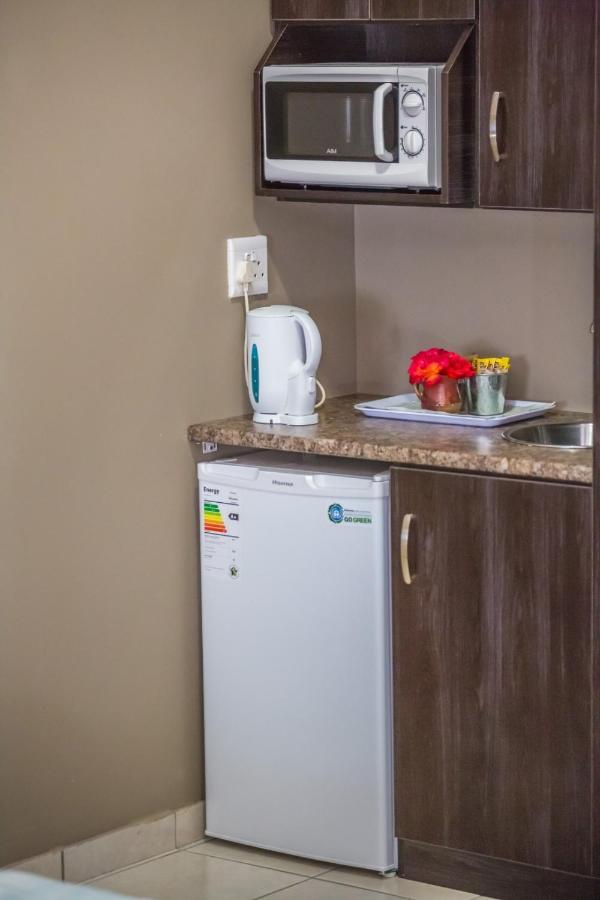 Beryl1 Guest House Клерксдорп Екстериор снимка